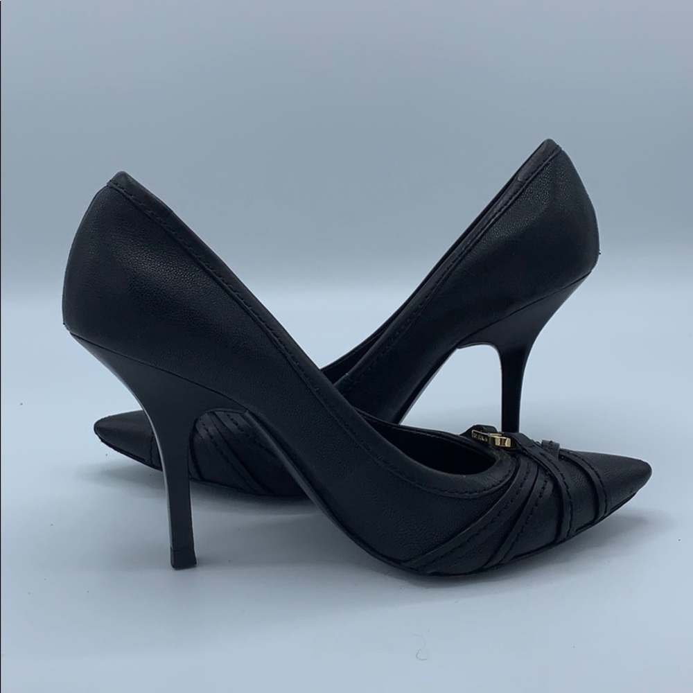 Black Tory Burch Leather Pumps With Gold Detail